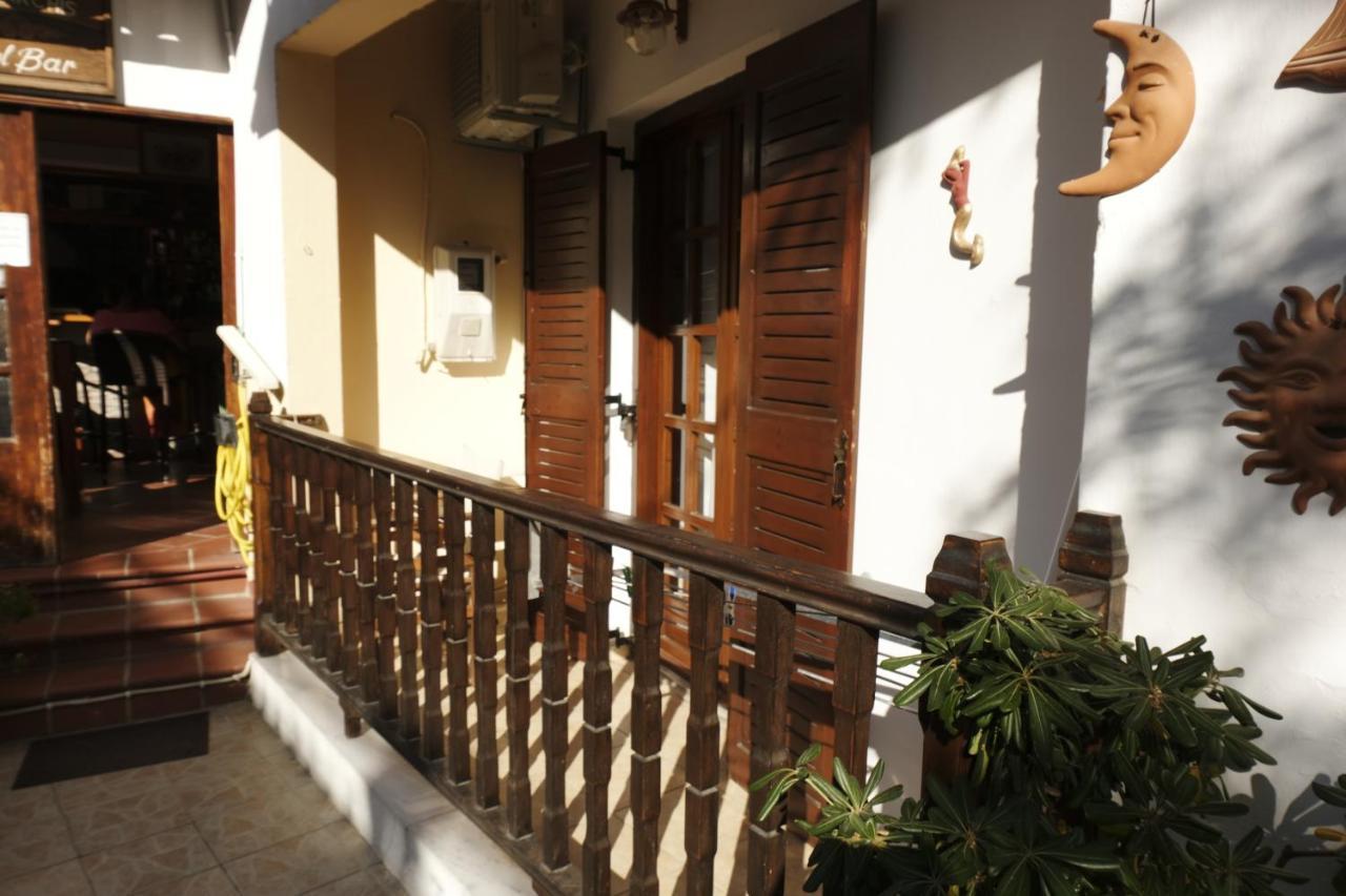 Taxiarchis Apartments Skiathos Town Bilik gambar